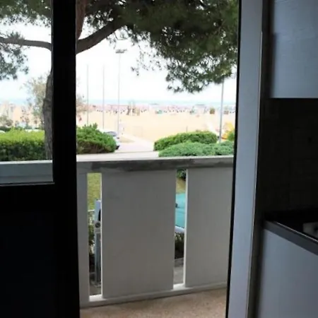 Beautiful Two Bedroom Facing The Sea - Sea View Apartamento