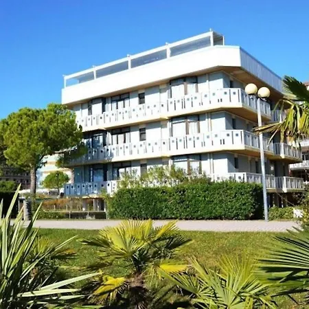 Apartment Beautiful Two Bedroom Facing The Sea - Sea View *