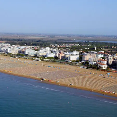 Beautiful Two Bedroom Facing The Sea - Sea View *