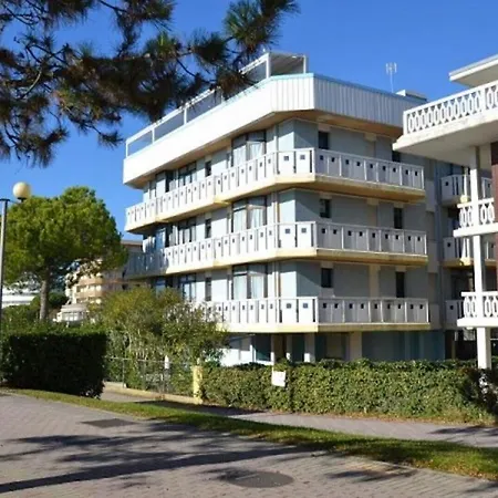 Beautiful Two Bedroom Facing The Sea - Sea View Apartment